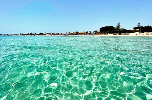 La spiaggia con l'acqua cristallina